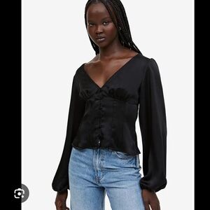 HM balloon satin sleeve top black